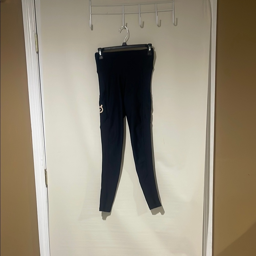 Peloton Women's Black Logo Leggings Medium NWOT